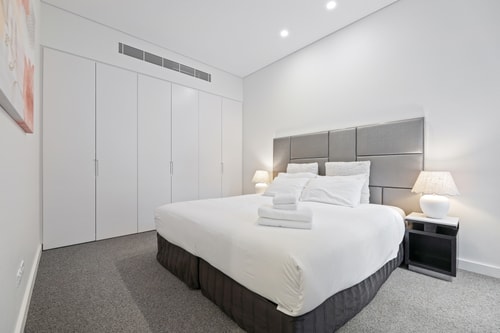 The Stanley Loft apartment in Sydney CBD Hyde Park 4 Serain Residences