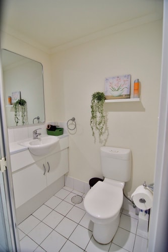 3BR Townhouse in Heart of Adelaide with Parking 16 Serain Residences
