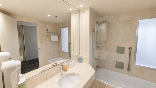Central Located 2 Double-bed Hotel Room in Surfers 4 Serain Residences