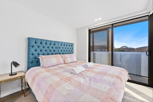 Modem One Bedroom Apartment on Northbourne Avenue 1 Serain Residences
