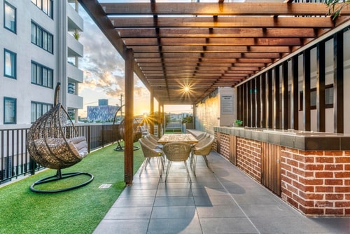 East Brisbane 1bed unit with Rooftop pool +Parking 9 Serain Residences