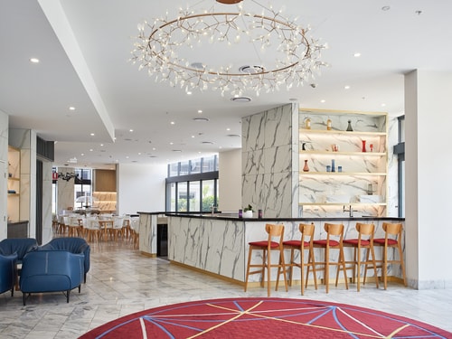 Comfy 2BR Apartment Central Surfers w/Parking 25 Serain Residences