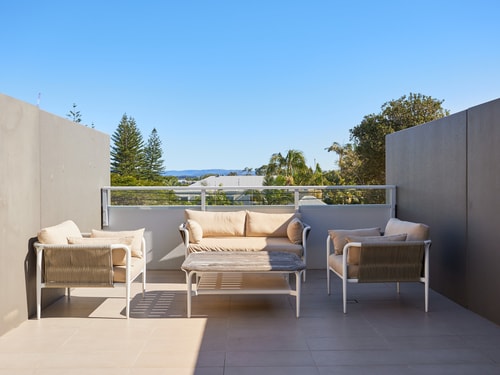 Three Bedroom Comfortable Villa Surfers Paradise 0 Serain Residences