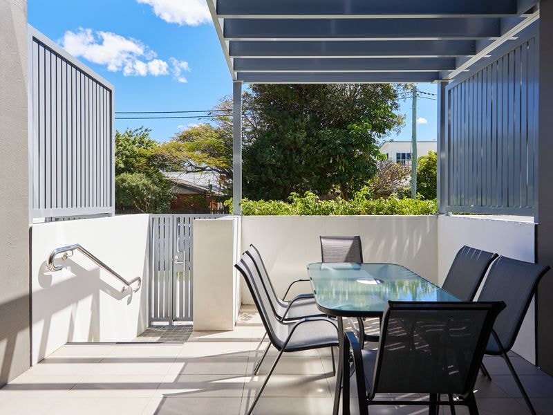 Exquisite and Stylish Villa in Surfers Paradise 4 Serain Residences
