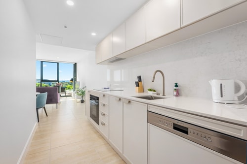 Stylish 1BDR Sunlit Apartment w Rooftop Pool & Gym 20 Serain Residences