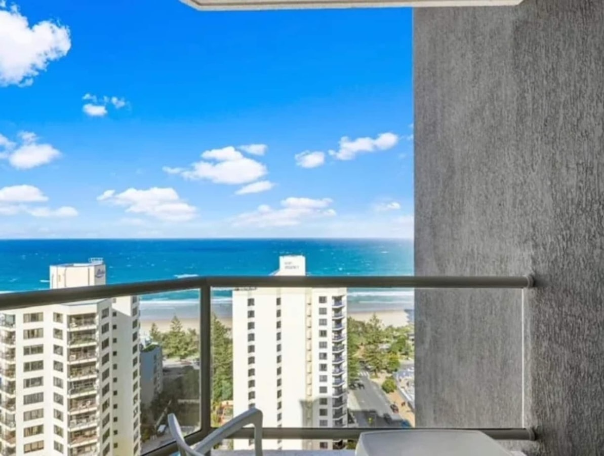 Ocean view twin beds studio in Legend Hotel 1 Serain Residences