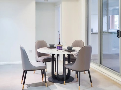 One bedroom Apartment walk to Gordon Train Station 7 Serain Residences