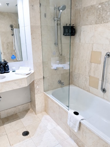 Cozy 2 Double-bed Room | 2-minute to Surfers Beach 5 Serain Residences