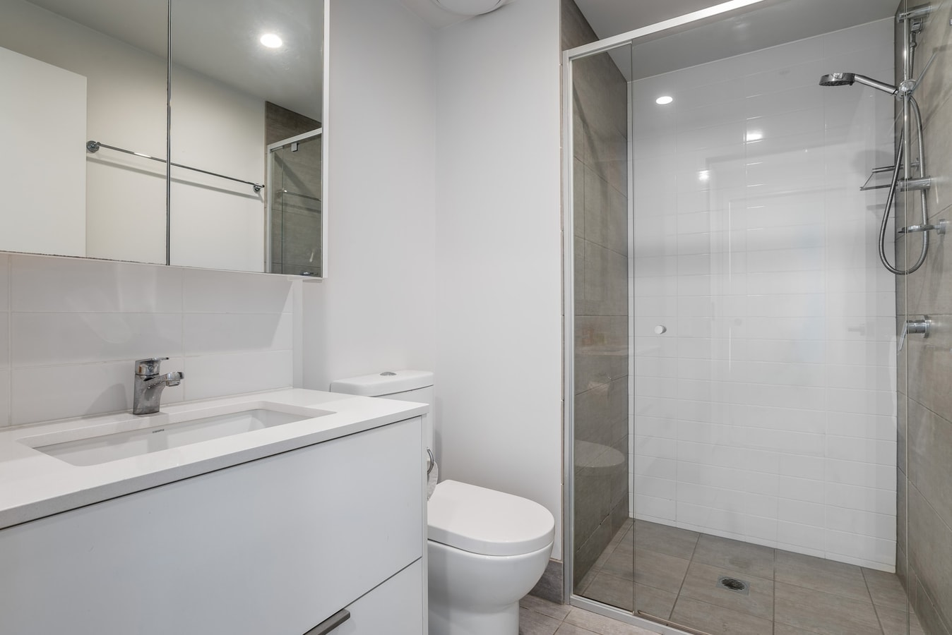 2 Bedroom Apartment with Parking, Pool, Gym 9 Serain Residences
