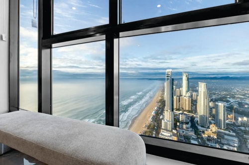Ocean & City View | 3BR Beachside Escape Floor 62 3 Serain Residences