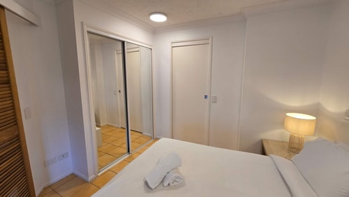 Comfy 1BR + Free Parking |  Stroll to Parklands 17 Serain Residences
