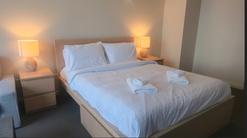 Central Located Queen Studio in Legend Hotel 12 Serain Residences