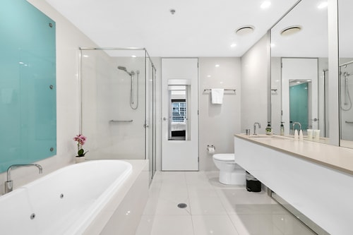 2-Bedroom Apt Heart of Surfers Paradise w/Parking 13 Serain Residences