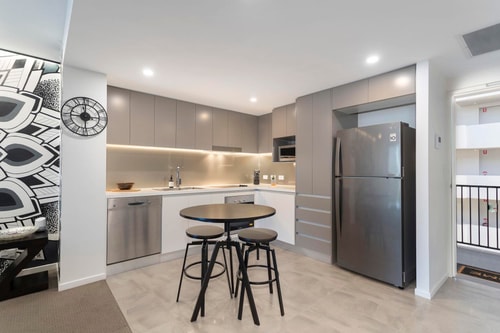 East Brisbane 1bed unit with Rooftop pool +Parking 4 Serain Residences