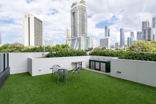 Homelike 2 bedrooms Apartment in Central Surfers 18 Serain Residences