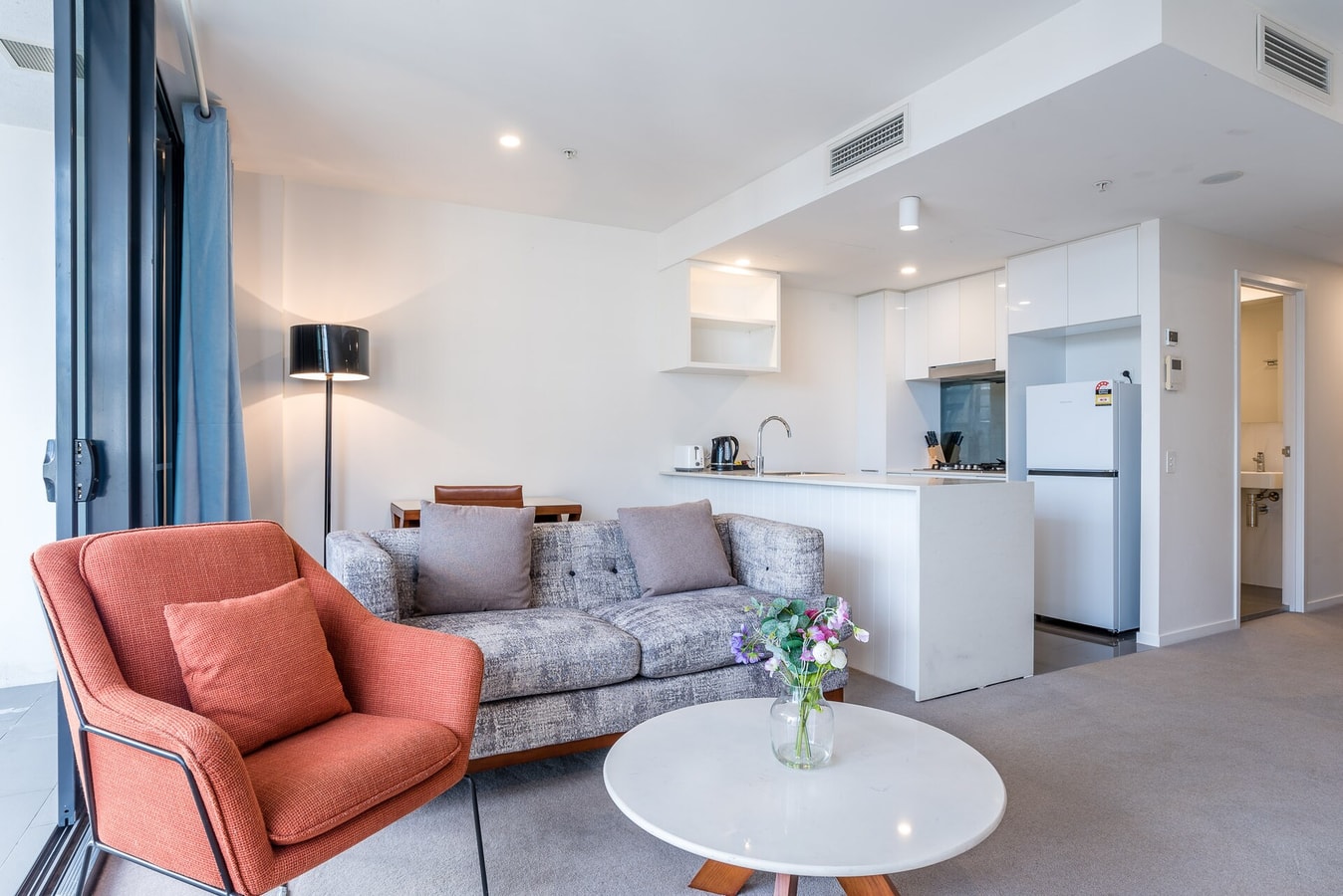 High Level 2-bedroom with Parking South Brisbane 10 Serain Residences