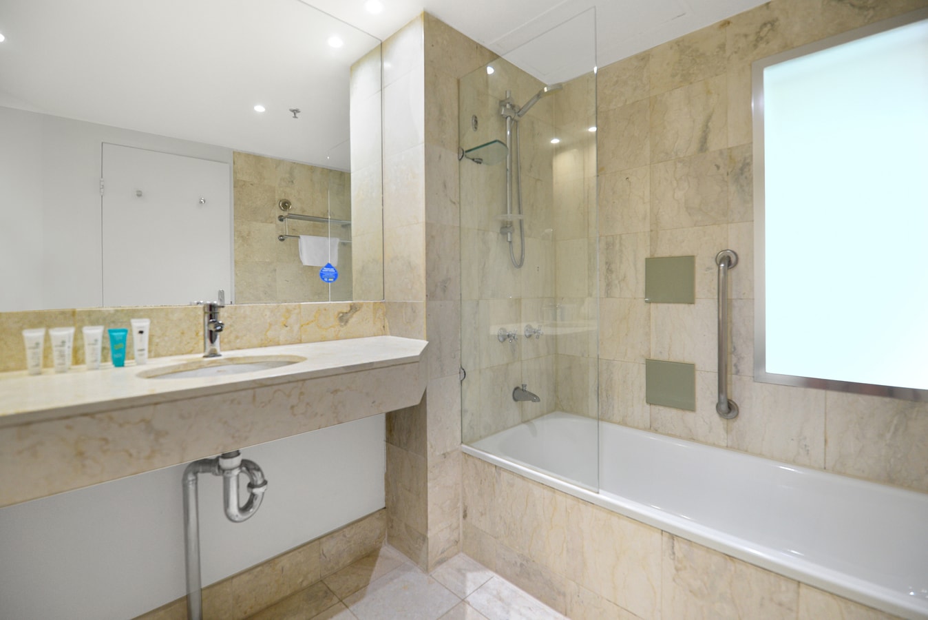 Cozy 2 Double-bed Hotel Room | Max 4 guests 5 Serain Residences