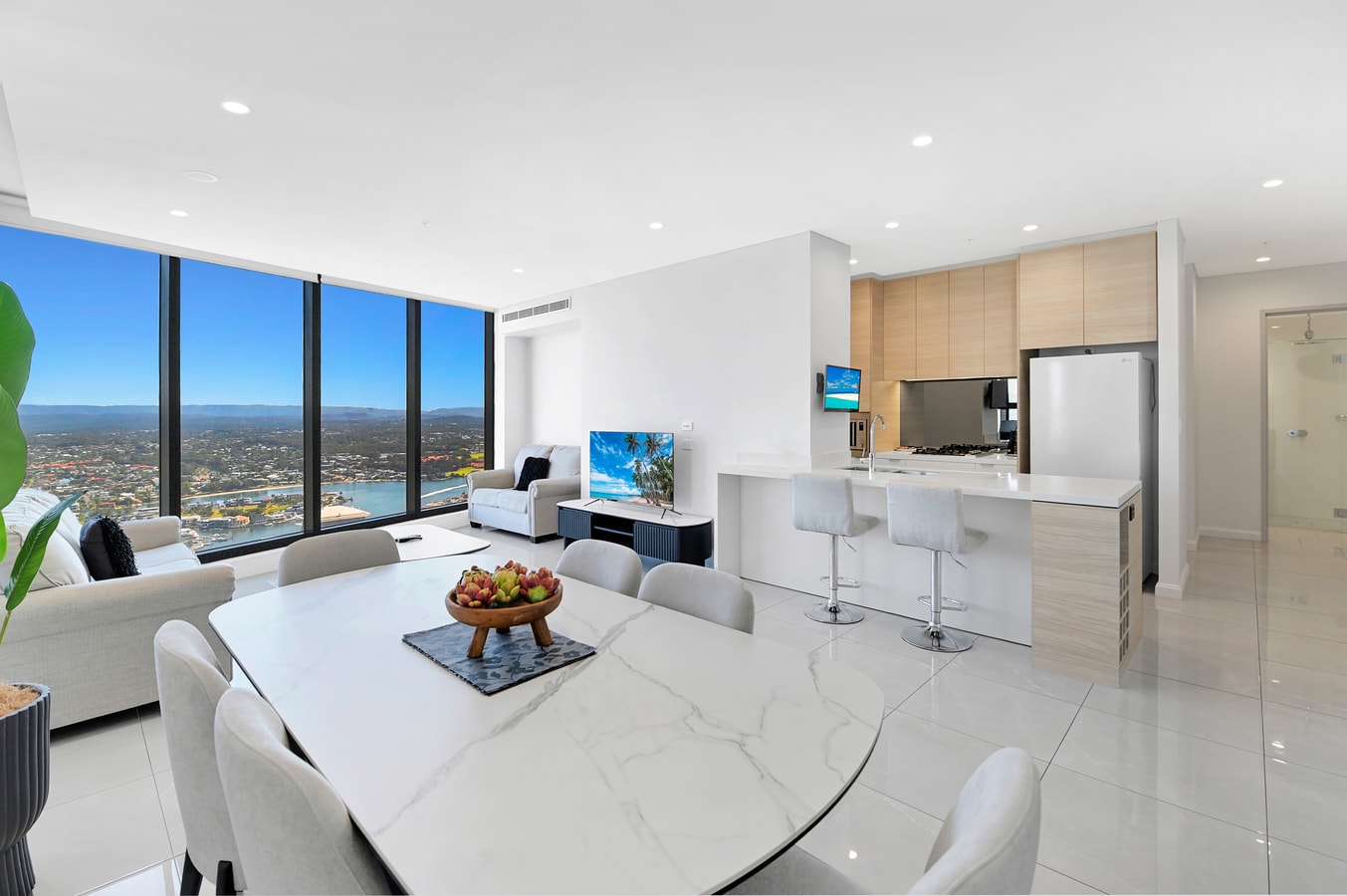 45th-Floor Waterview 2Bedroom | 3-Min Walk to Tram 19 Serain Residences