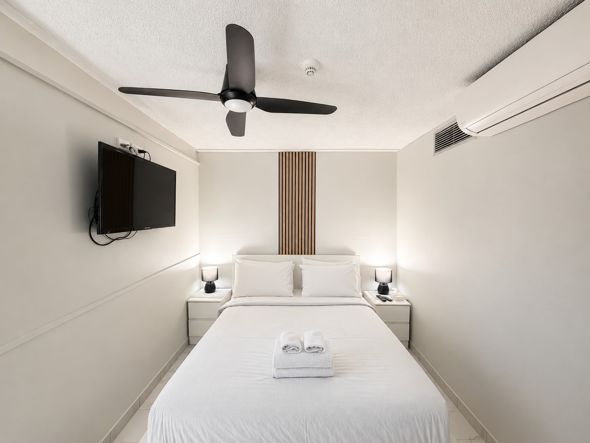 Beachside Ocean View 1BR Apartment Central Surfers 2 Serain Residences