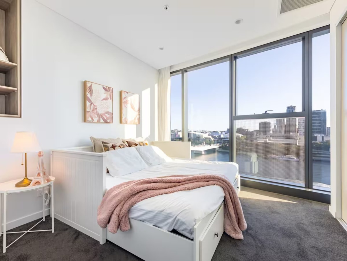 Riverfront 2Bedroom Apt in Brisbane City w/Parking 4 Serain Residences