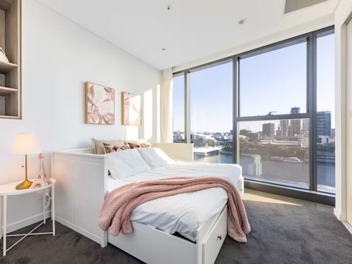 Riverfront 2Bedroom Apt in Brisbane City w/Parking 4 Serain Residences