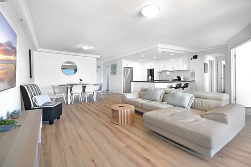 Ocean view 3 bedroom Apartment in Crown Surfers 1 Serain Residences
