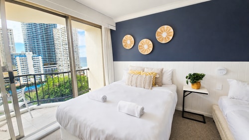 Stylish Hotel Room | near Beach & Tram | Max 4 5 Serain Residences