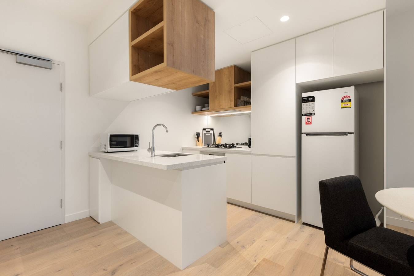 One-bedroom Modern Apartment in South Melbourne 10 Serain Residences