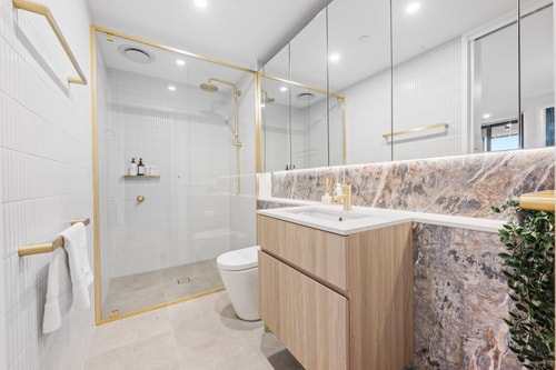 Cozy 1BR Apartment | Walk to Tram | Parking 10 Serain Residences