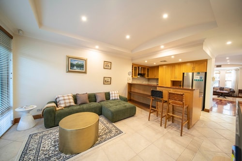 Cozy Home 5mins Walk from Beach with Fireplace 2 Serain Residences