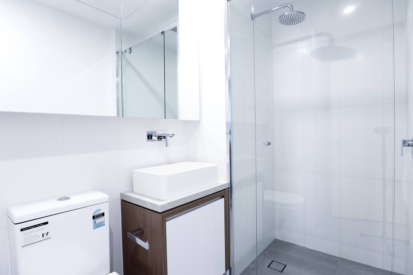 FV Cozy 2 bedroom Apartment with Parking 8 Serain Residences