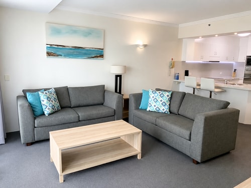Iconic 1-Bedroom Crown Towers Apt | Resort Stays 8 Serain Residences