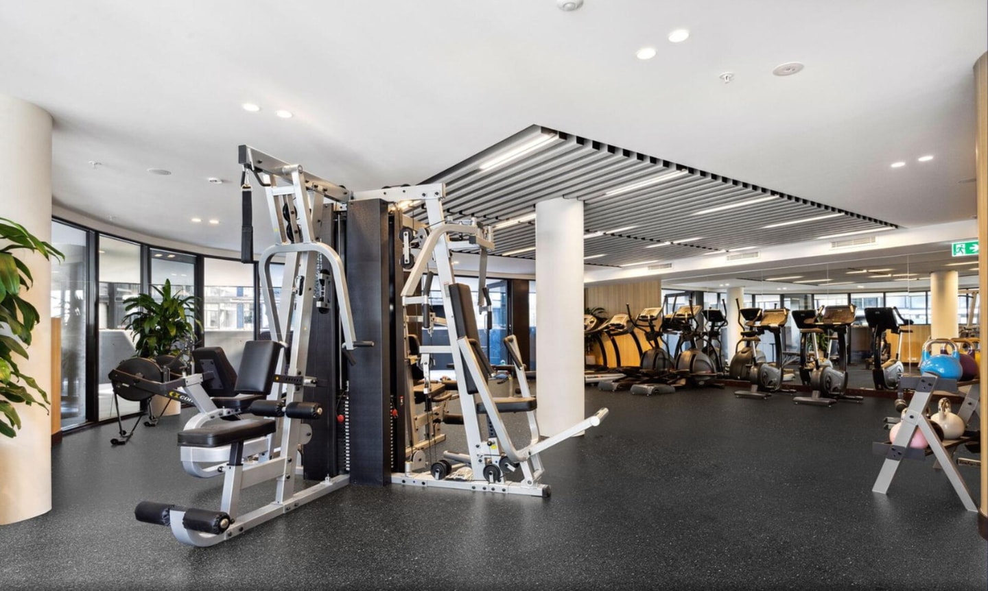 Modern & Cozy 1-Bedroom Apartment in Phillip 6 Serain Residences