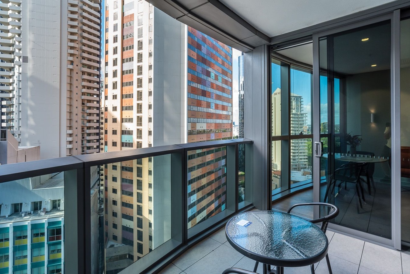 Resort-Style CBD 1-Bedroom Stay Walk to Everything 25 Serain Residences
