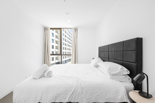 Modern 2BDR Apt in Phillip Gym | Pool | Parking 9 Serain Residences