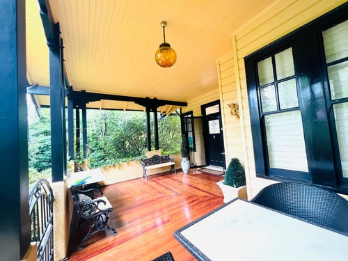 Leura's Magical Manderley - 2 Bedroom Unit 7 Serain Residences