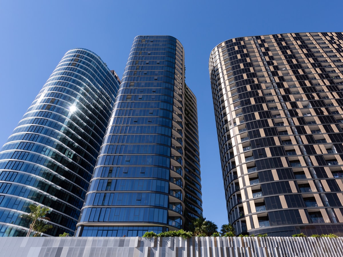 High-Rise 1BR in Heart of FV | 2 minutes to Train 13 Serain Residences