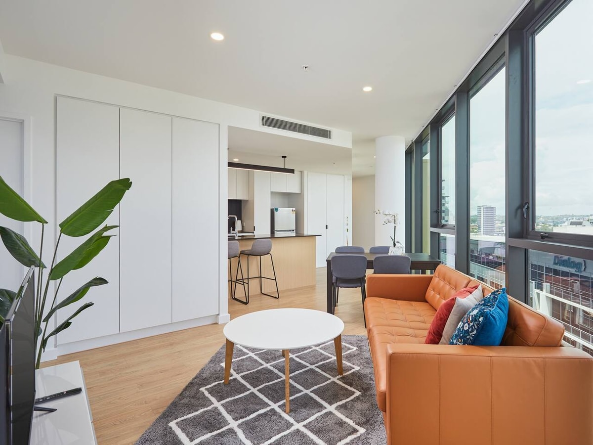 Artistic South Bank 2Bed Apartment+Free parking 3 Serain Residences