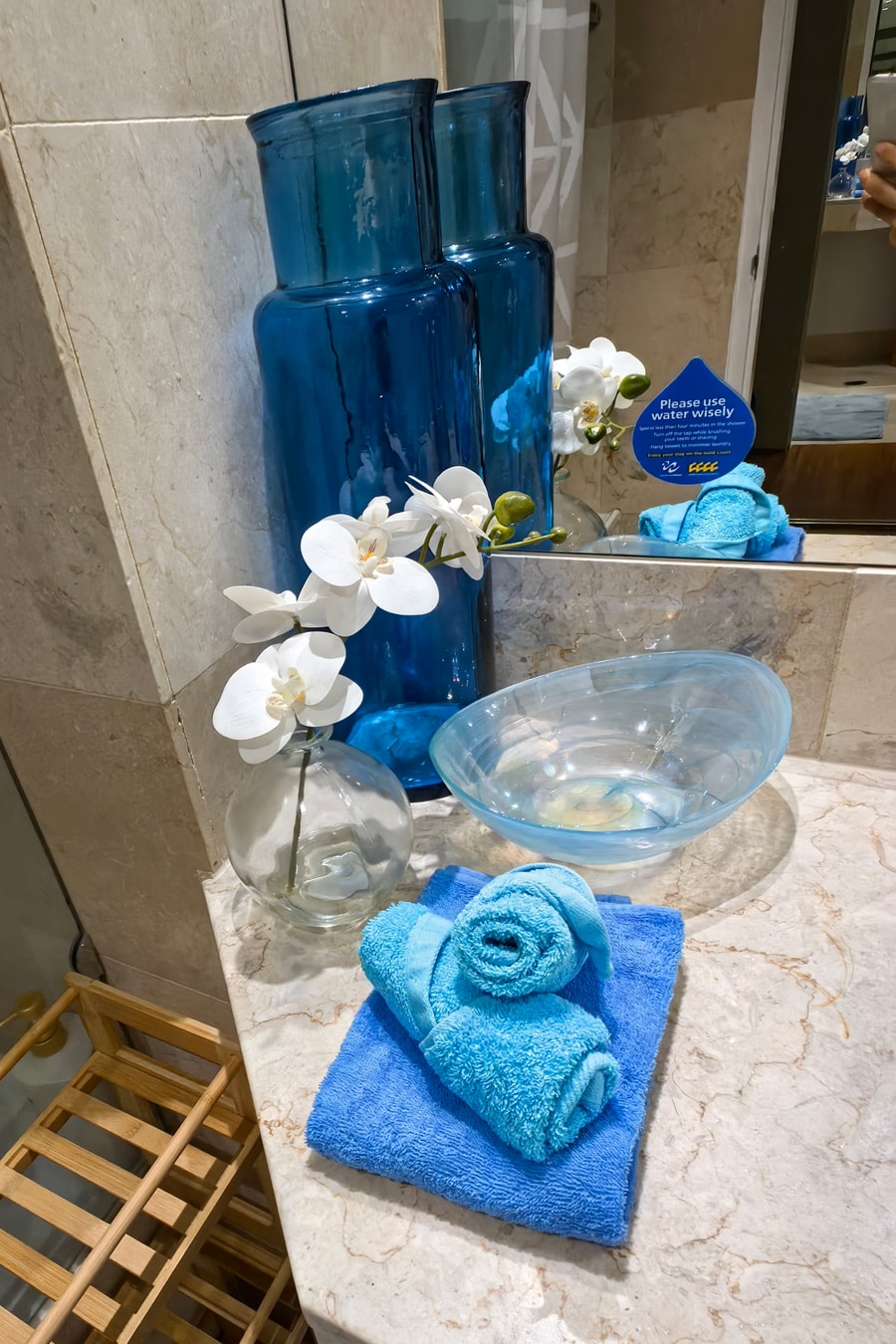 Blue Bunny-Eared Stay | Ocean View | 2min to Beach 16 Serain Residences