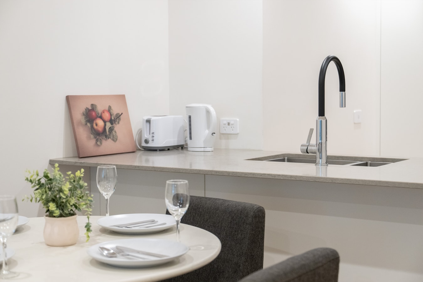 Cozy 2Bedroom Apt in Centre Canberra w/Parking 11 Serain Residences