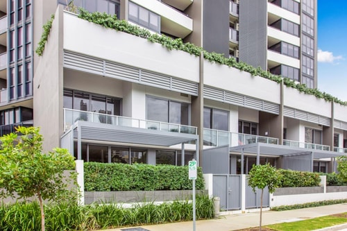 Exquisite and Stylish Villa in Surfers Paradise 31 Serain Residences