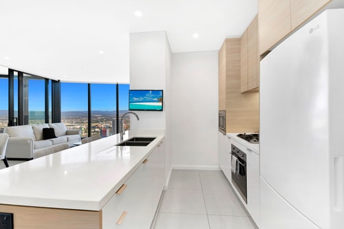 45th-Floor Waterview 2Bedroom | 3-Min Walk to Tram 20 Serain Residences