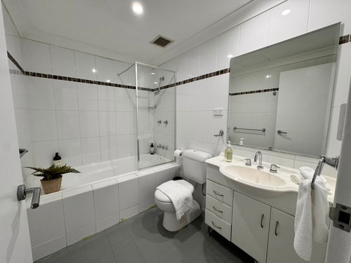 Modern 2Bdr Apt 7mins to Paramatta Train Station 12 Serain Residences