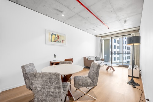 Modern 2BDR Apt in Phillip Gym | Pool | Parking 6 Serain Residences