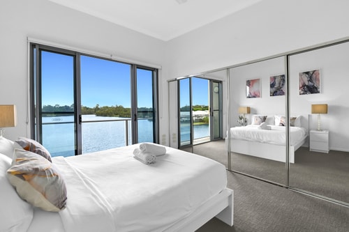 Water View Modern Three-level Townhouse in Carrara 3 Serain Residences