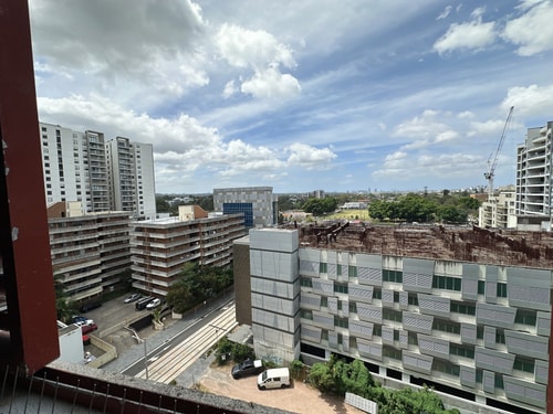 Cozy 2-Bedroom Apt 6 minutes to Paramatta Train 3 Serain Residences