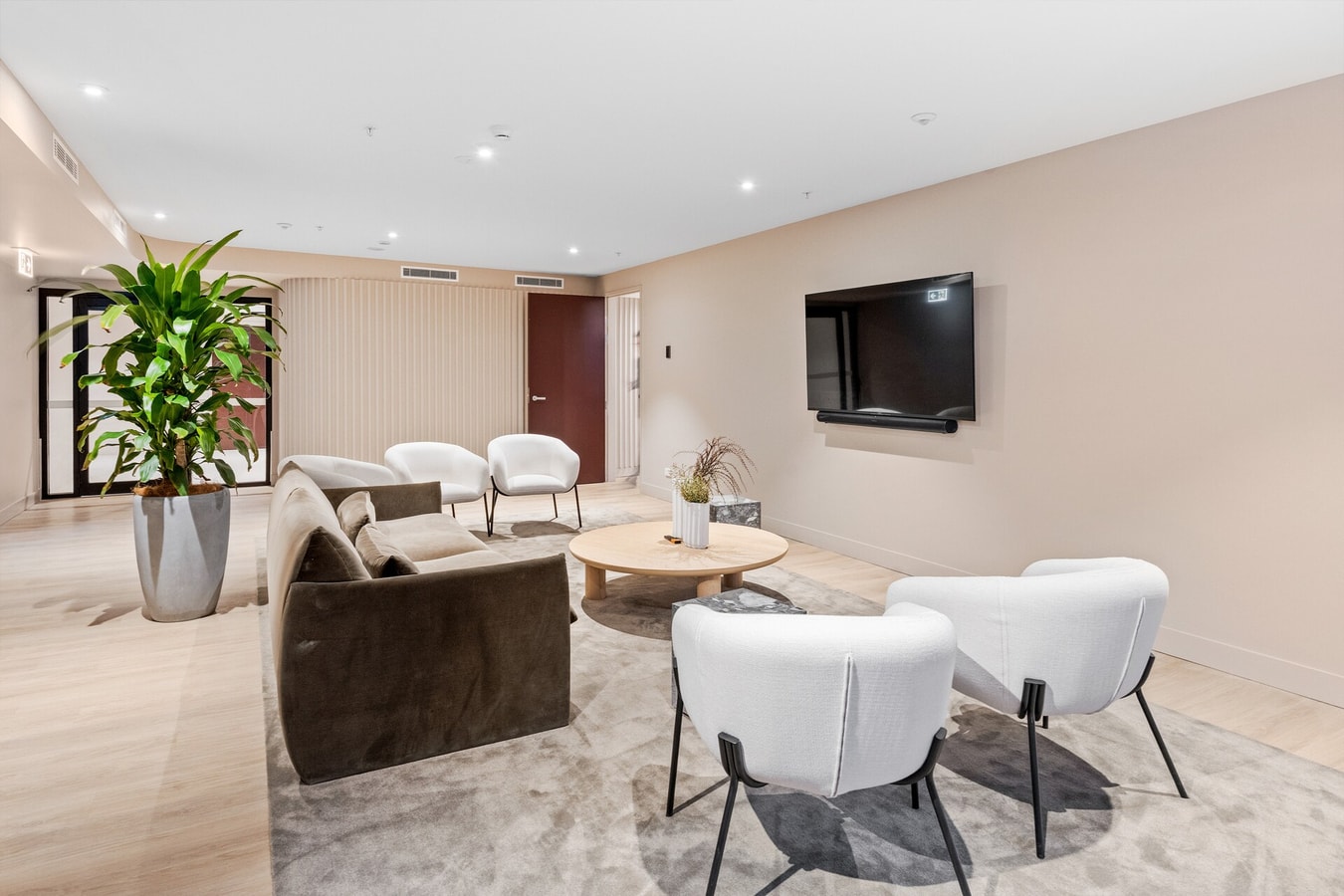 Woden Comfortable 1-Bedroom Apartment with Parking 19 Serain Residences