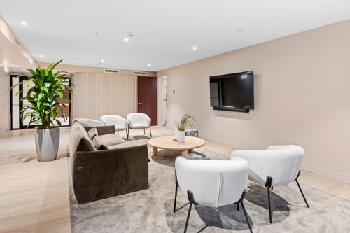 Woden Comfortable 1-Bedroom Apartment with Parking 19 Serain Residences