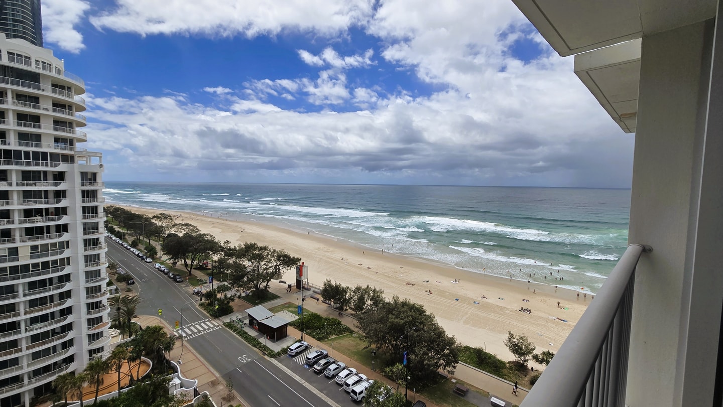 Beachside Ocean View 1BR Apartment Central Surfers 2 Serain Residences