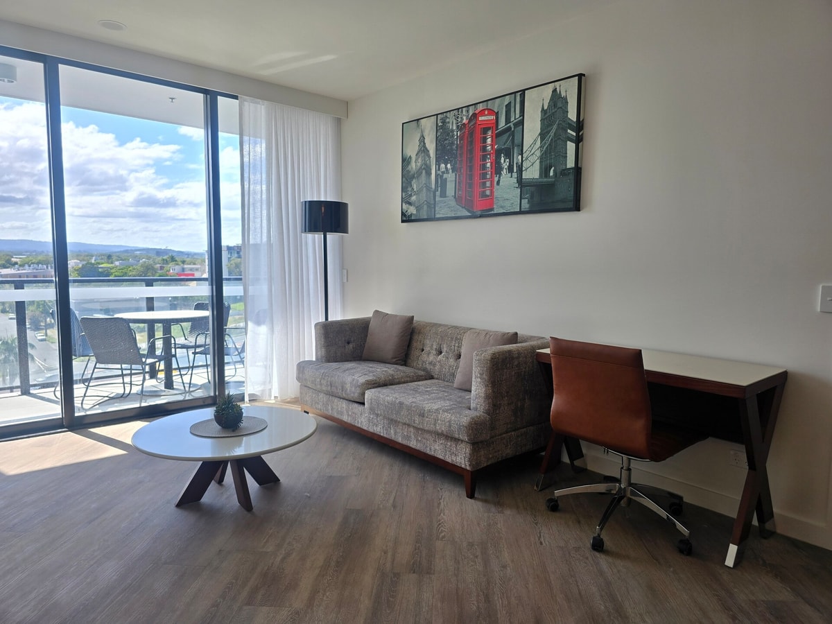 Comfortable 2 BDR Apartment in Central Southport Serain Residences